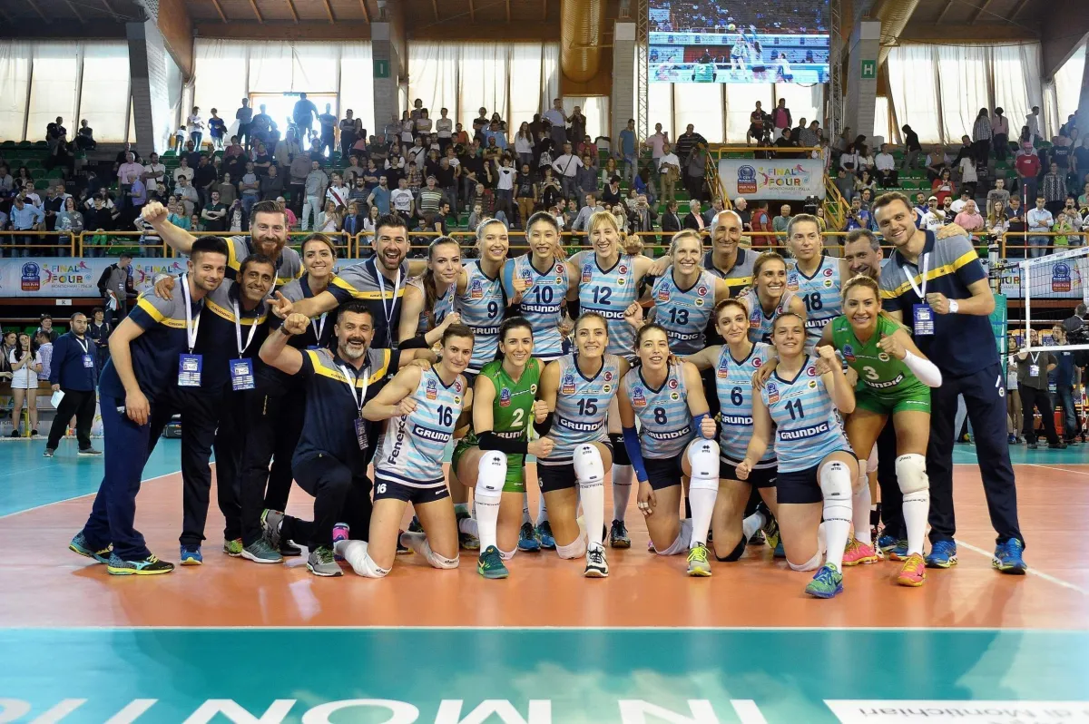 Dinamo Kazan'ı 3-1 Yenen Fenerbahçe Grundig CEV Denizbank Şampiyonlar Ligi'nde 3. olarak Kürsüye Çıktı