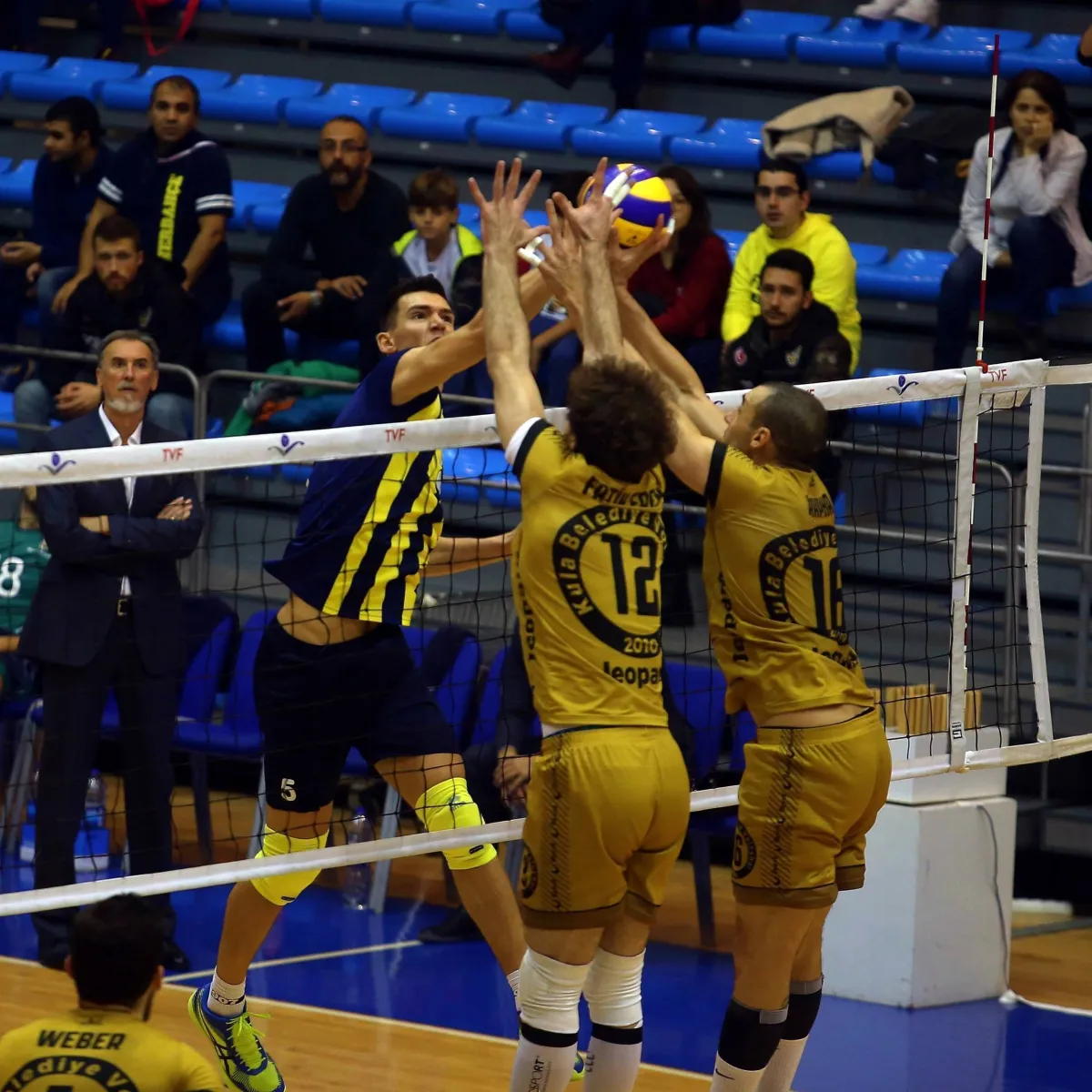 FEnerbahçe Efeler Ligi'nde Jeopark Kula'ya Set Verdi Puan Vermedi: 3-1
