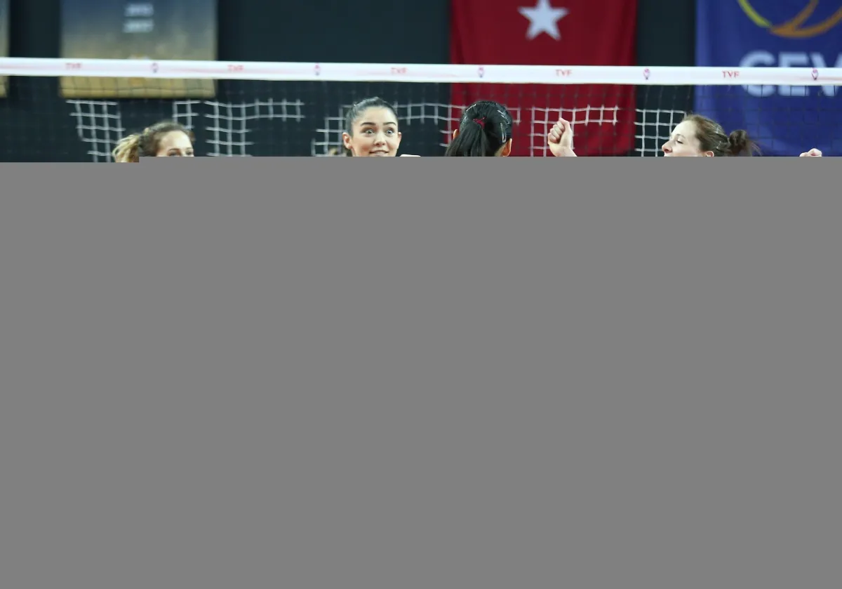 VakıfBank,Su7ltanlar Lig'nde  Yarı Finale Yükseldi