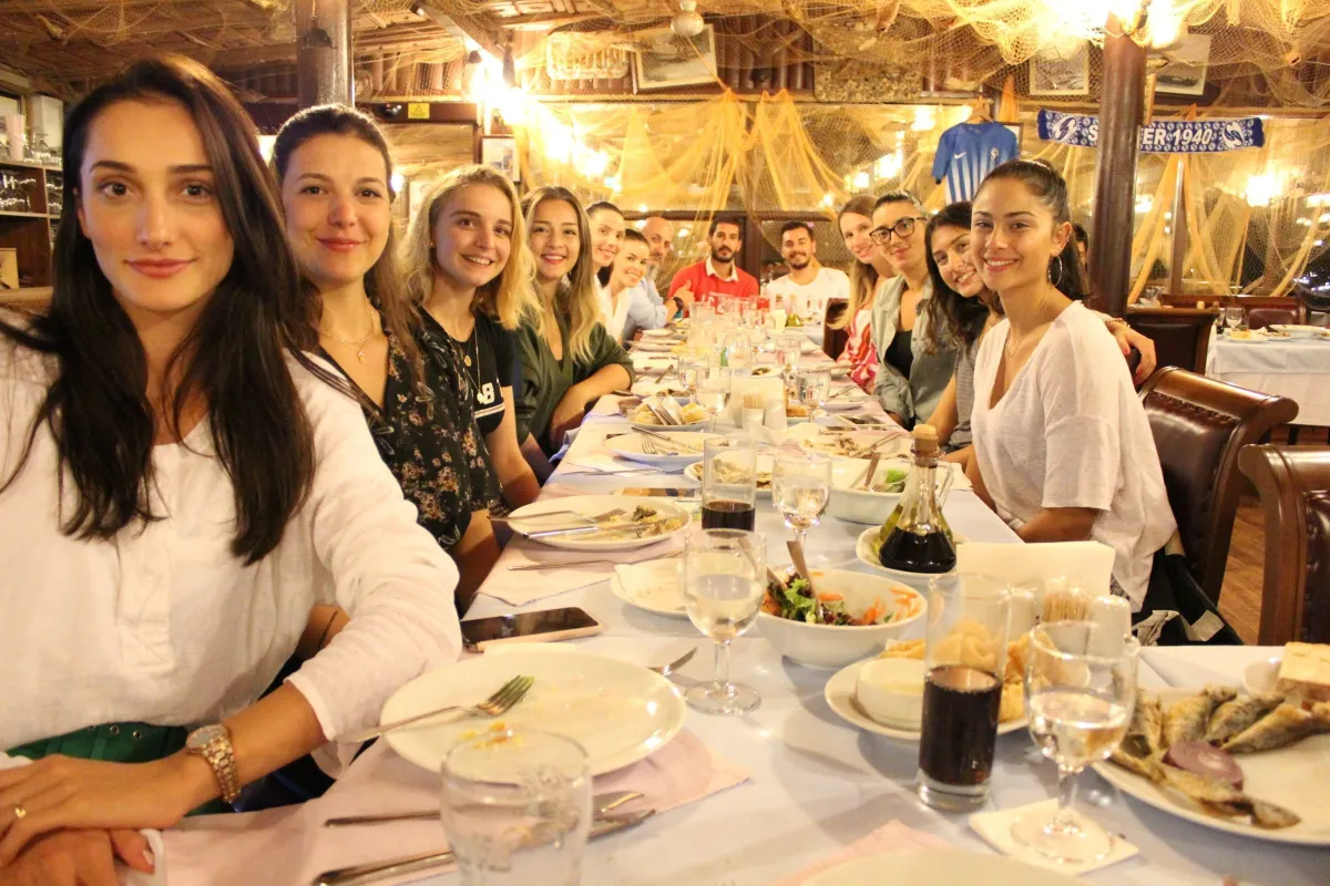 Sarıyer Belediye Spor'dan Voleybolculara Açılış Yemeği