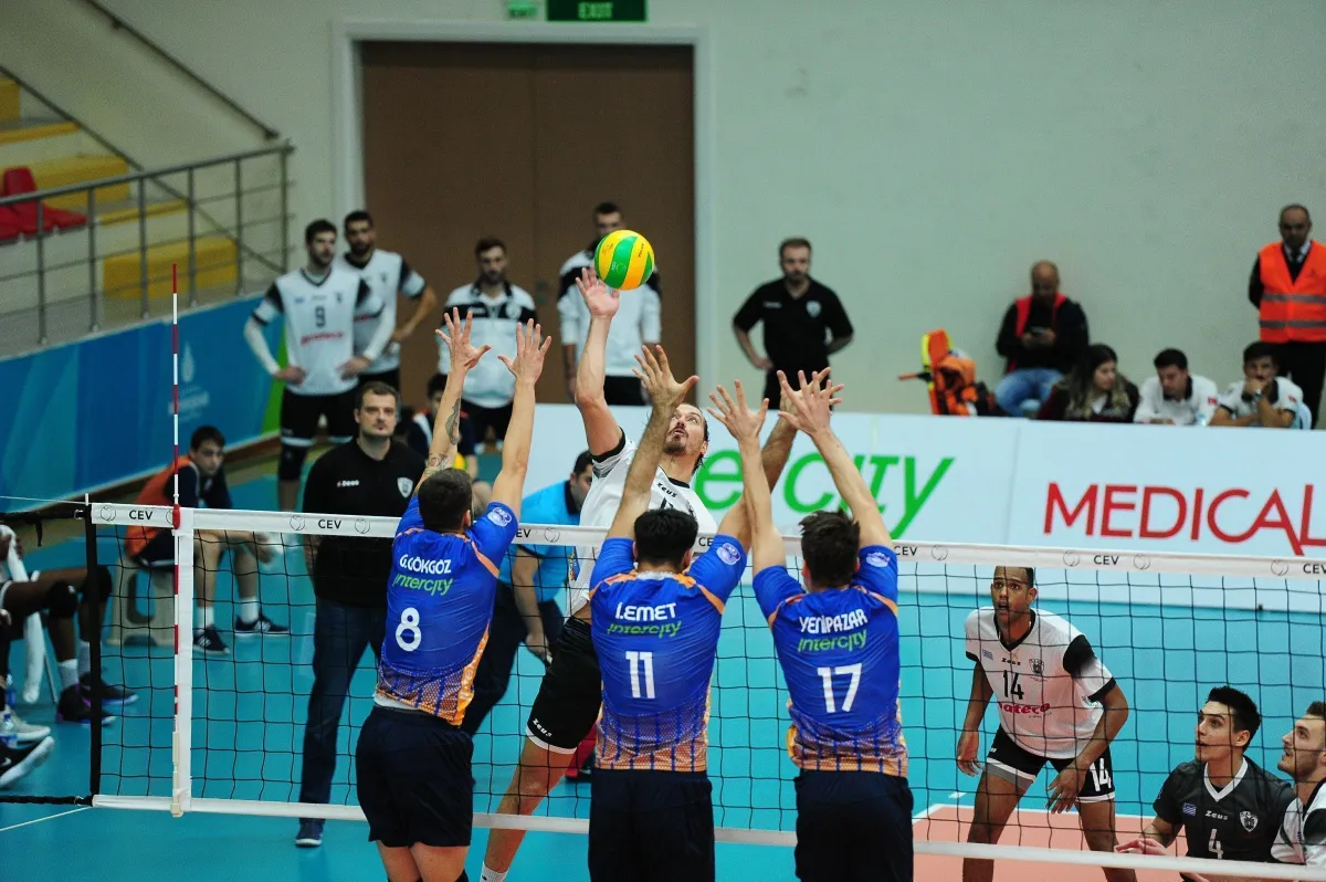İstanbul BBSLK Avrupa şampiyınlar Ligi'ne Altın Sette Veda Etti, CEV Cup'da Devam Edecek