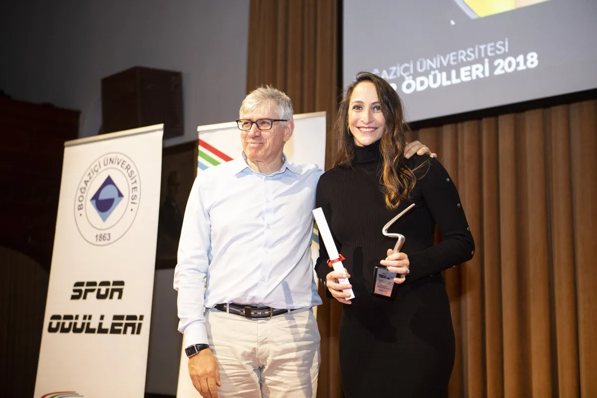 8. Boğaziçi Üniversitesi Spor Ödülleri” Sahiplerini Buldu, Gözde Kırdar'a Ödül