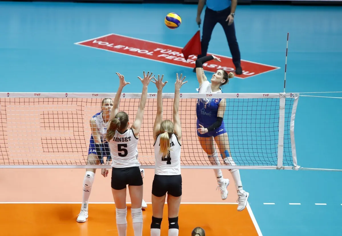 Beşiktaş, Halkbank'a set Verdi Puan Vermedi