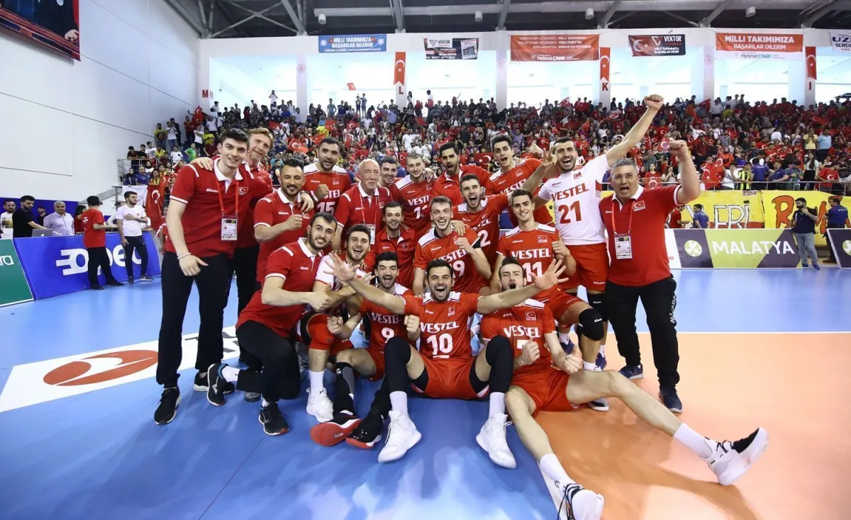 Efeler, Slovakya'ı Bir kez daha 3-0 Yendi ve 4'te 4 Yaparak Final Four'a Garantiledi