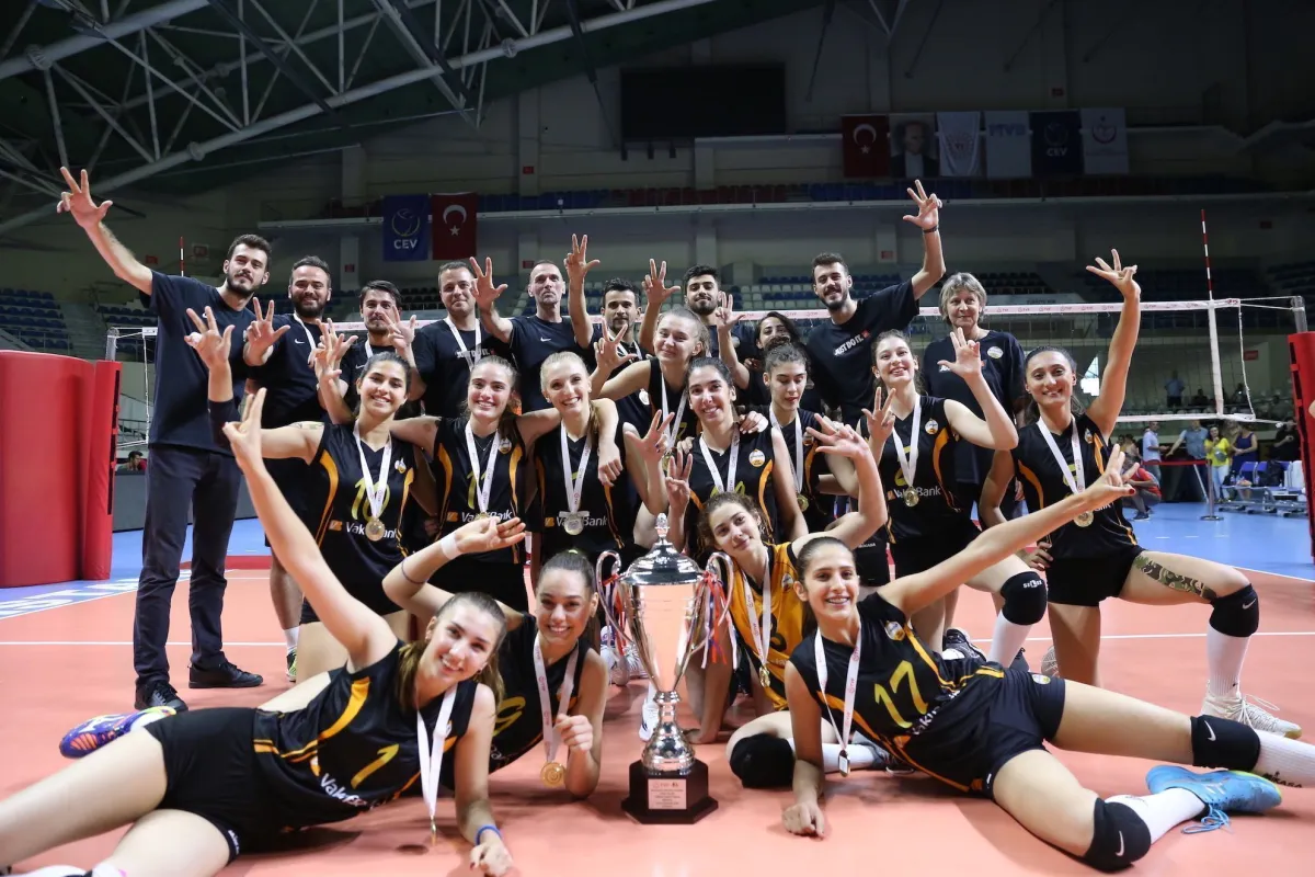 VakıfBank Genç Takımı üst üste üçüncü kez Türkiye Şampiyonu