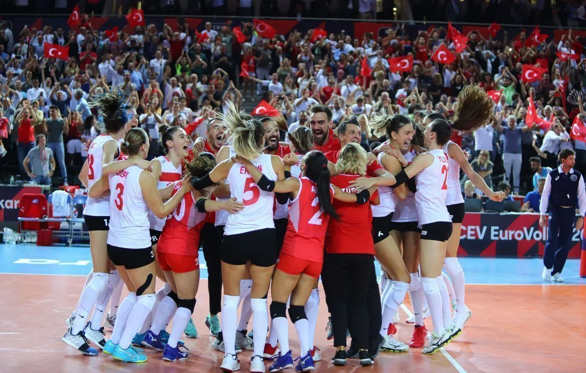 Yarı Finalistler Belli Oldu: Türkiye- Polonya, Sırbistan - İtalya