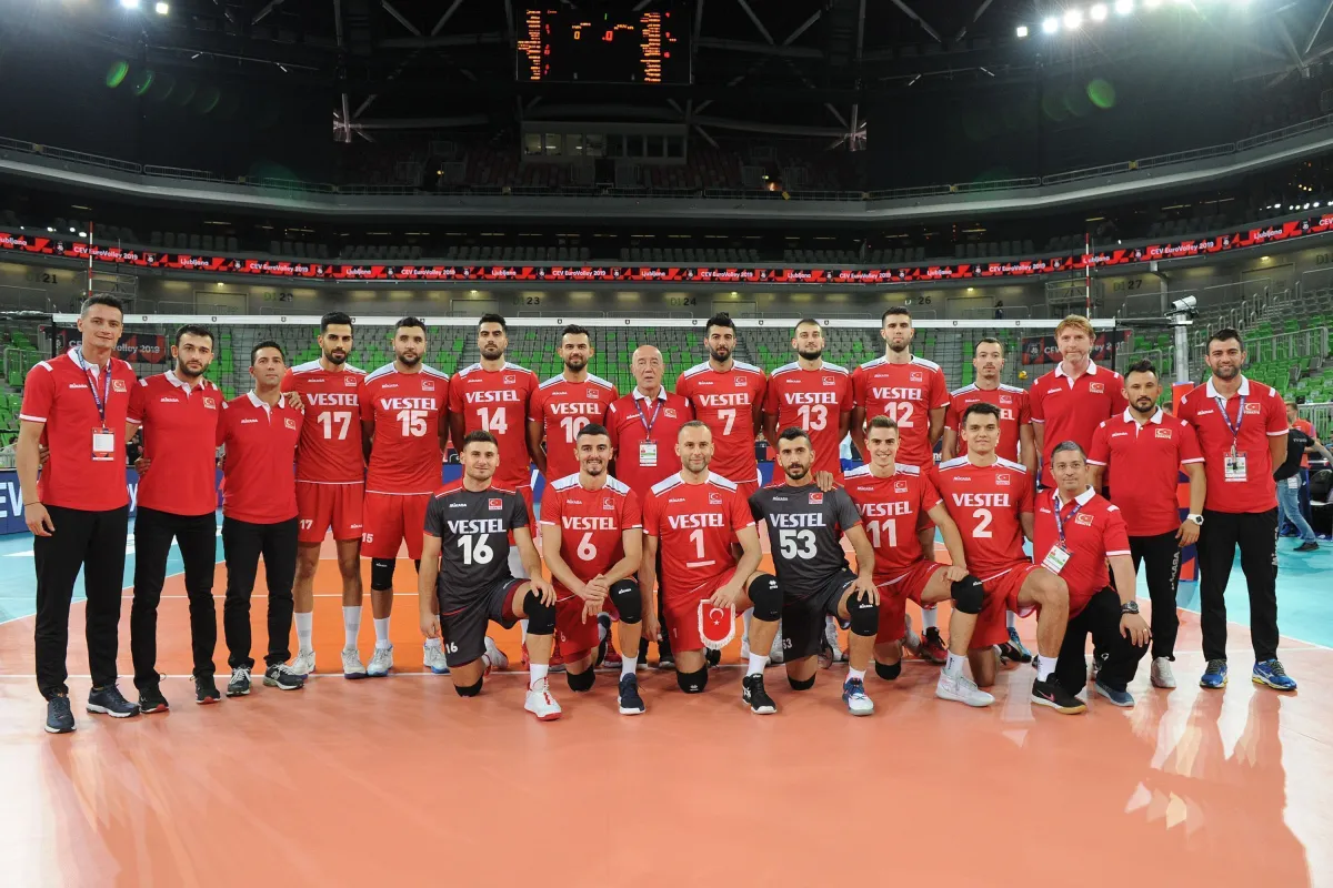 Efeler Euro Volley İlk Maçında Ruslara Yenildi: 3-1