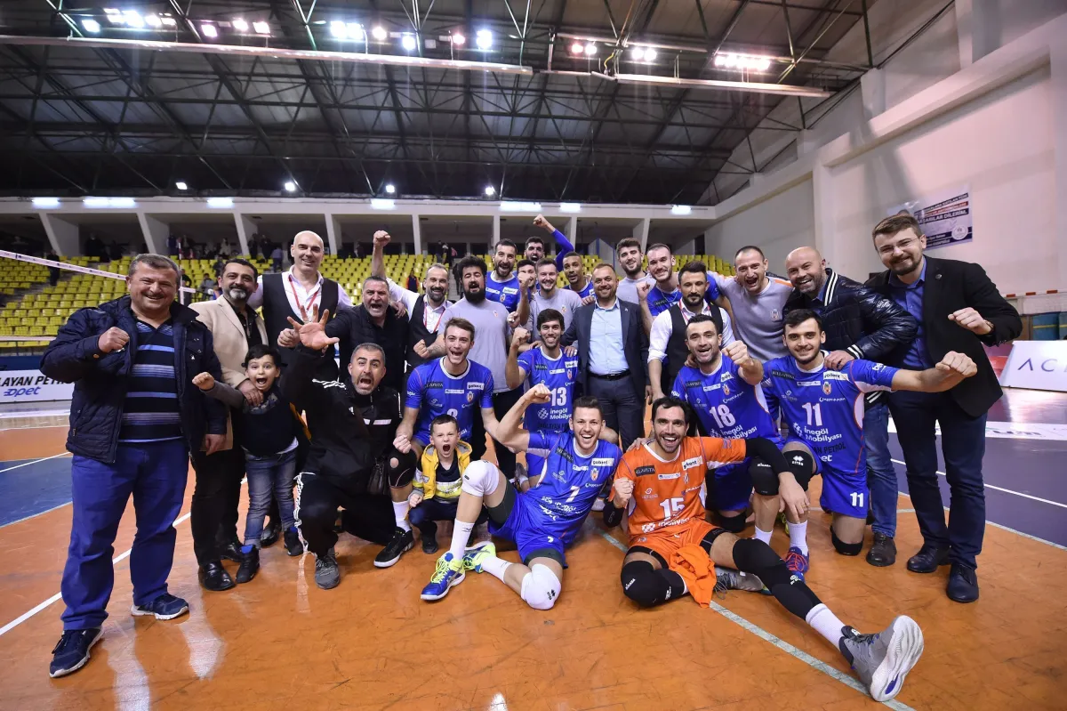 İnegöl Belediye, Halkbank'ı 3-2 Yenerek Moral Buldu