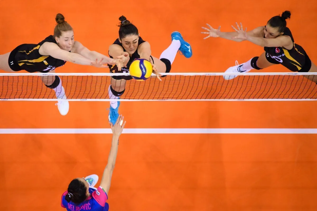 VakıfBank,  İtalya’nın Igor Gorgonzola Novara'ya 3-2 Yenildi