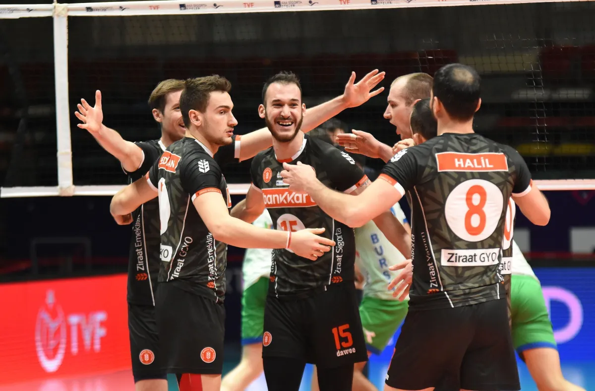 Ziraat Bankkart, Bursa BBSK'yı  Rahat Yendi : 3-0