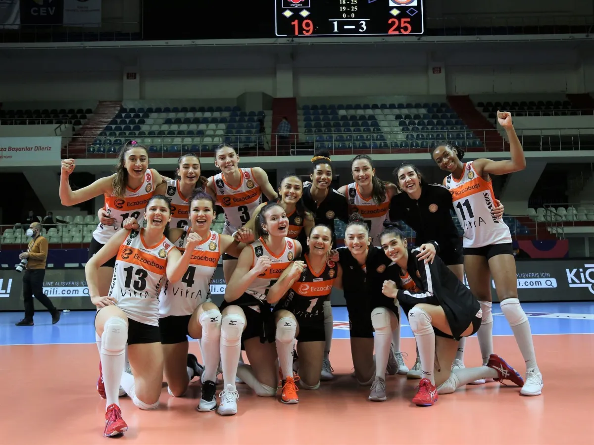Eczacıbaşı VitrA THY'ye Tek Set Verdi Üç Puan Aldı: 3-1