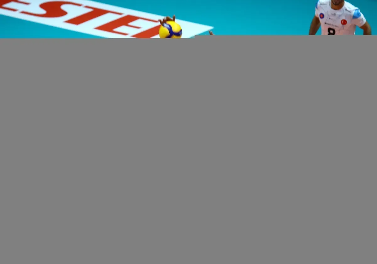 Halkbank VOLEYBOLDA galibiyetle başladı