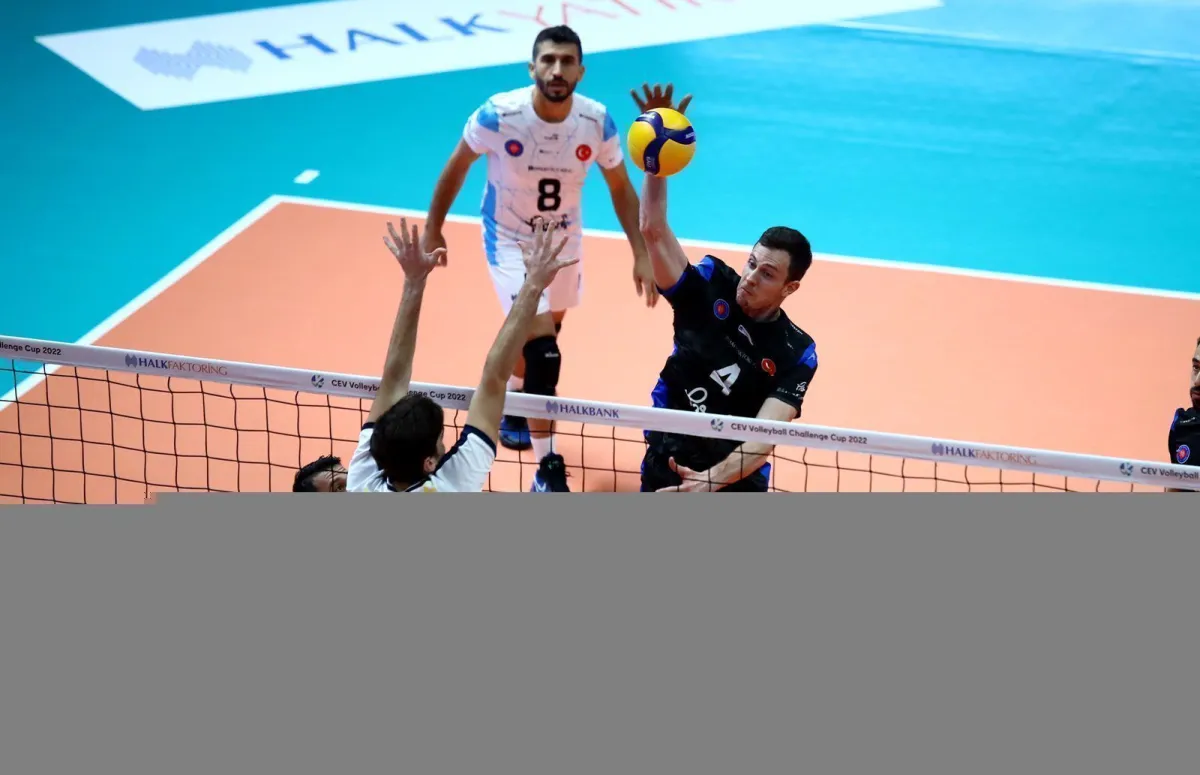 Halkbank, CEV Challenge Kupası'nda  Bulgaristan’ın Marek Union-Ivkoni DUPNITSA takımını 3-0 mağlup etti