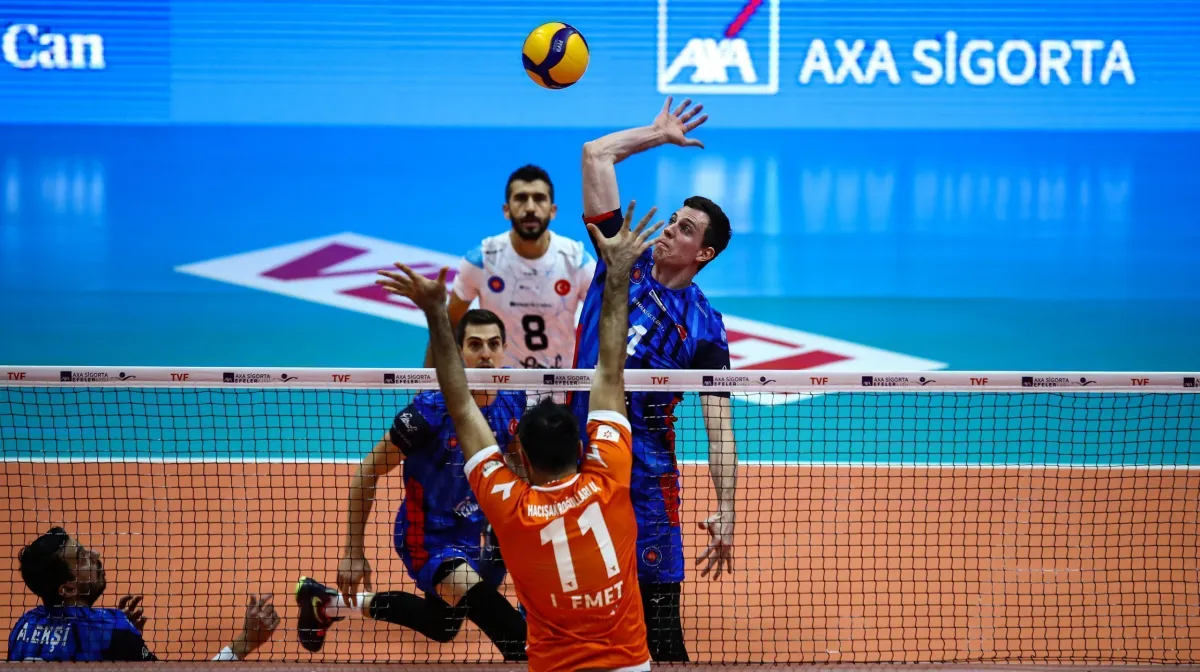 Halkbank, 10.maçında 10. galibiyetini aldı yenilgisizliğini sürdürdü
