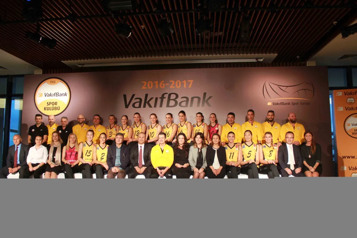 VakıfBank Yeni Sezonu Yeni Salonu'nda  Galibiyetle Açtı