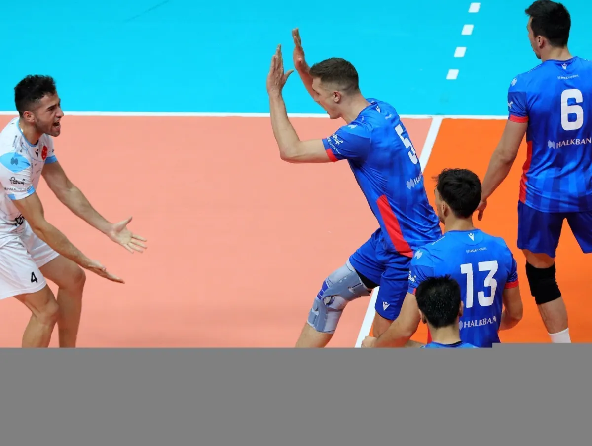 Başkent Dörtlü Dostluk Turnuvası'nda    Halkbank ,SporTot'yu 3-1 Yendi