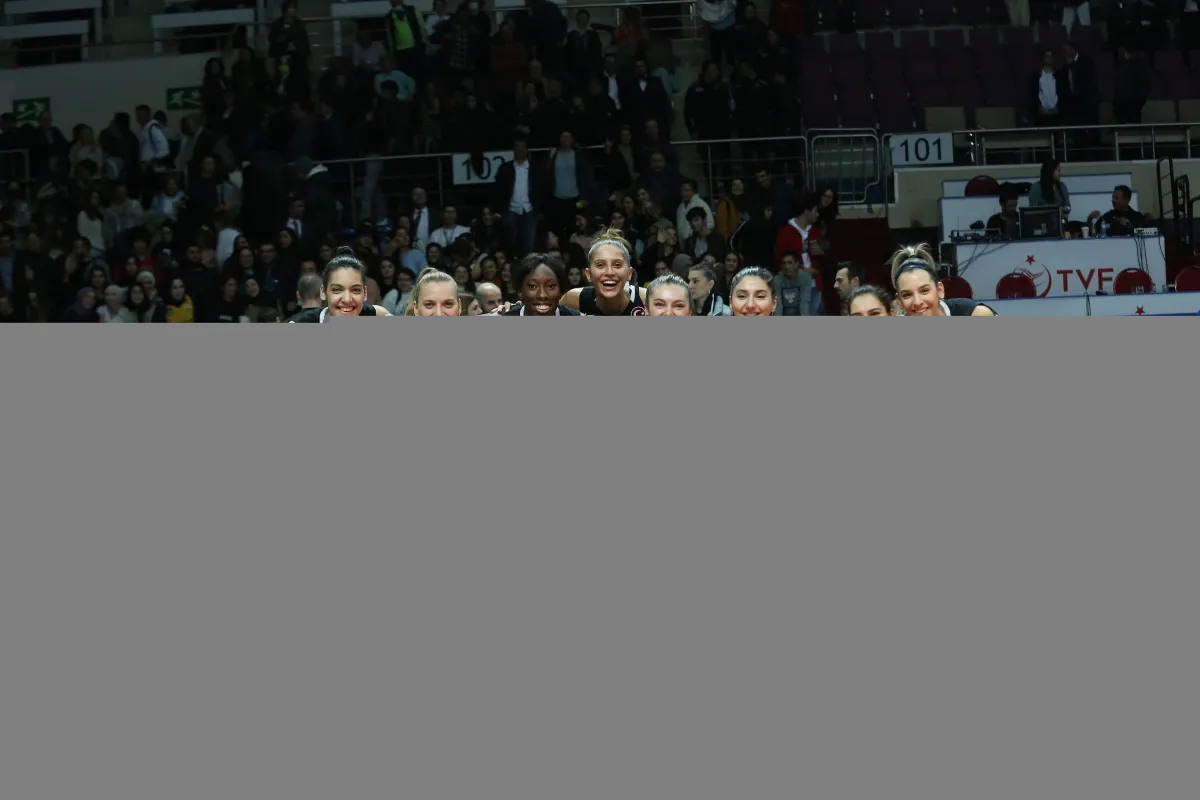 VakıfBank ligde kayıpsız devam ediyor