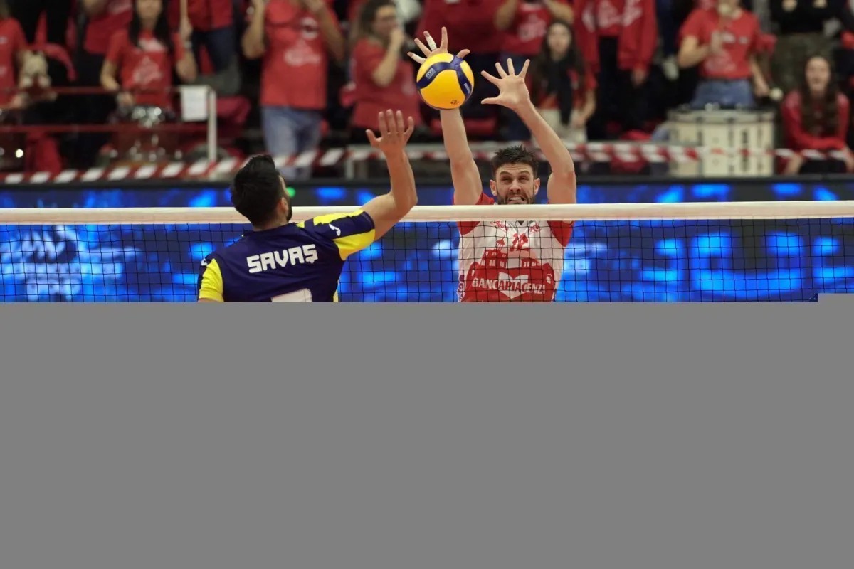 Fenerbahçe CEV Cup İlk maçta 3-1 Yenildi