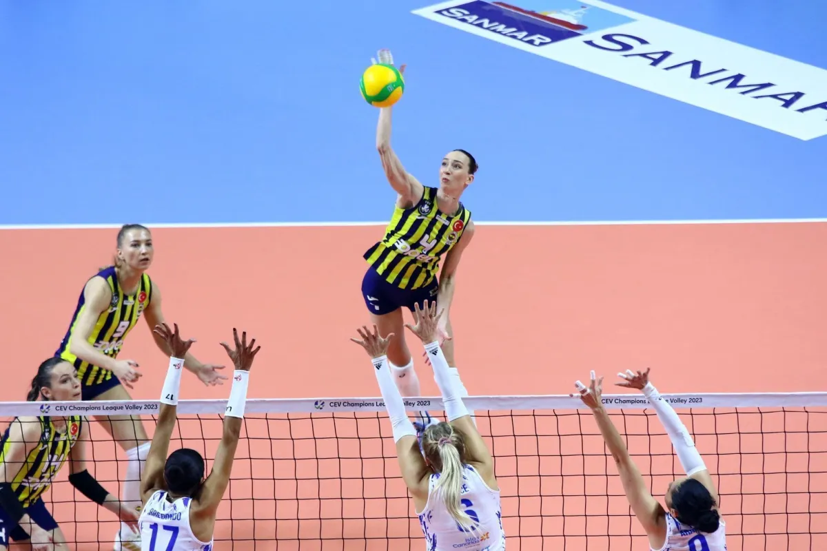 Fenerbahçe Opet, 2023 CEV Şampiyonlar Ligi'nde Tenerife Laguna'yı 3-0 yendi