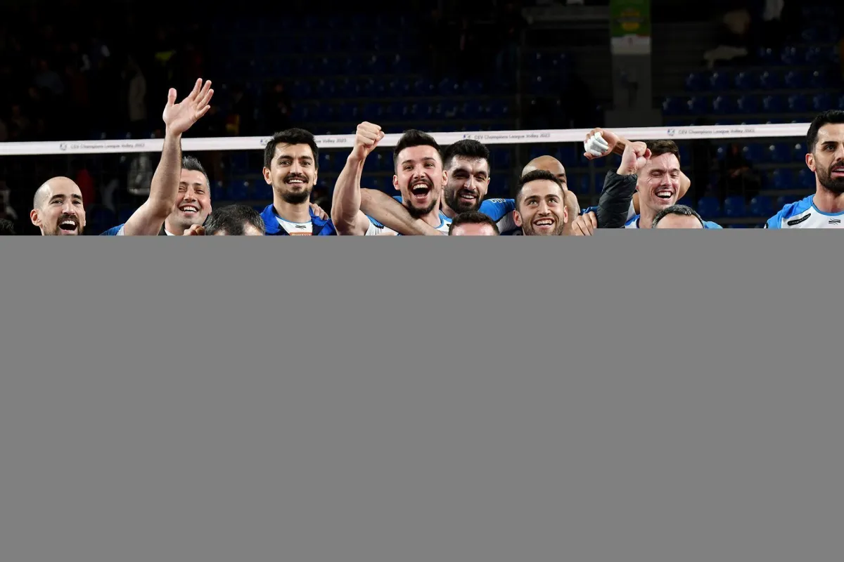 Halkbank yarı finalde