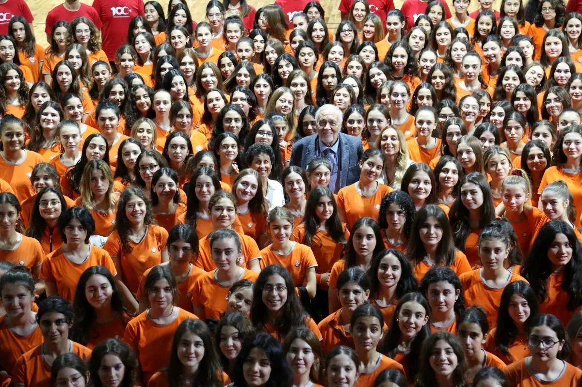 İlber Ortaylı, Eczacıbaşı Geleceğe Smaç 15. Gelişim Turnuvası’nda