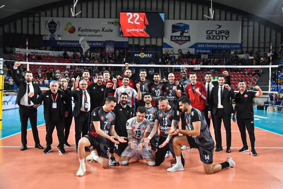 ZİRAAT BANKKART SON ŞAMPİYONLAR LİGİ ŞAMPİYONUNU EVİNDE DEVİRDİ