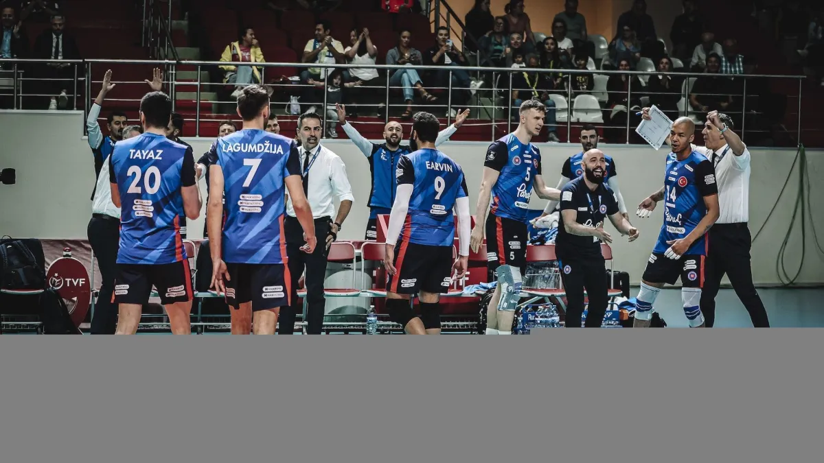 Finalde Halkbank 2-0 öne geçti