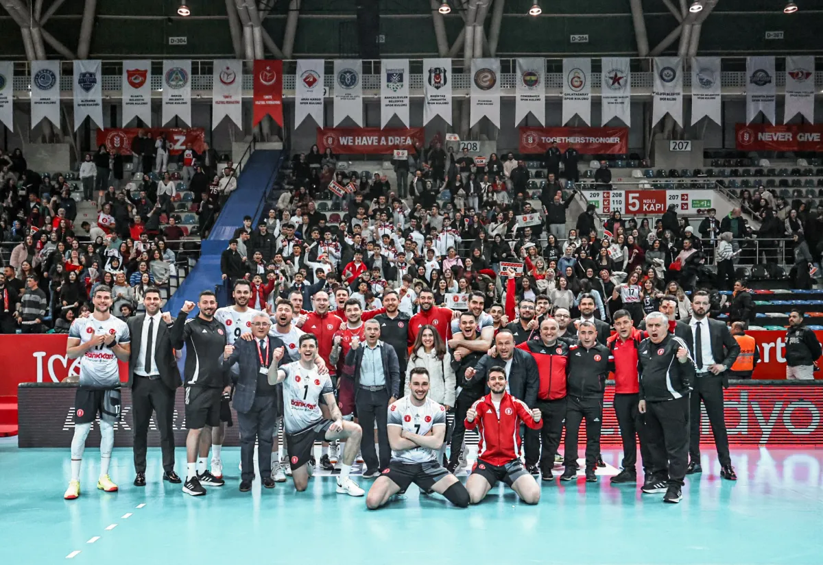 Efeler Liginde normal sezonu lider tamamlayan Ziraat Ba kkart gözünü Avrupa'ya çevirdi.