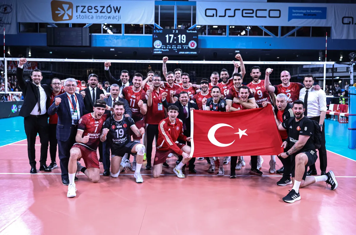 Ziraat Bankkart CEV Kupası Şampiyonluğu için avantajlı dönüyor