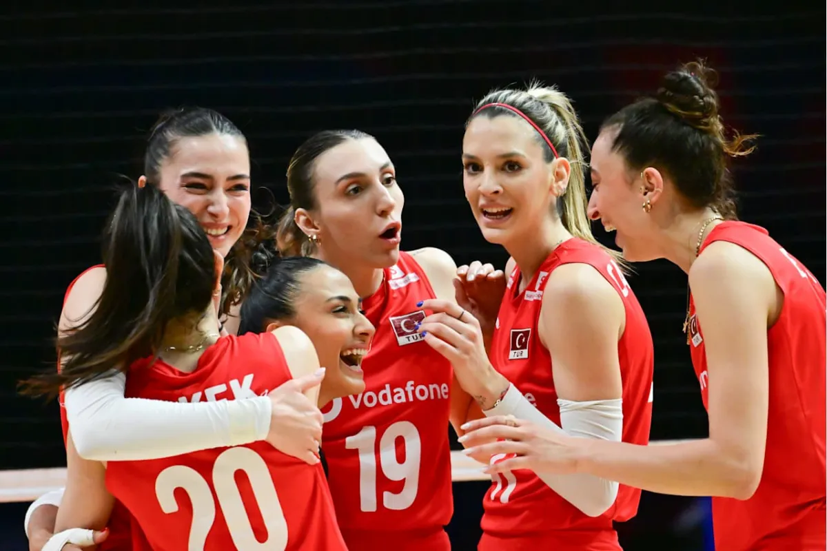 Filenin Sultanları VNL 2025'e Fransa Galibiyetiyle Başladı