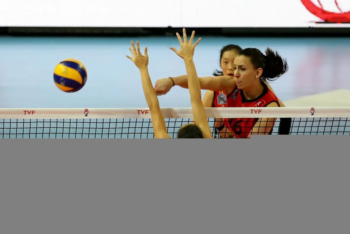 VakıfBank başkentten kayıpsız döndü 10'da 10 yaparak İlk Devreyi Lider Kapamayı Garantiledi