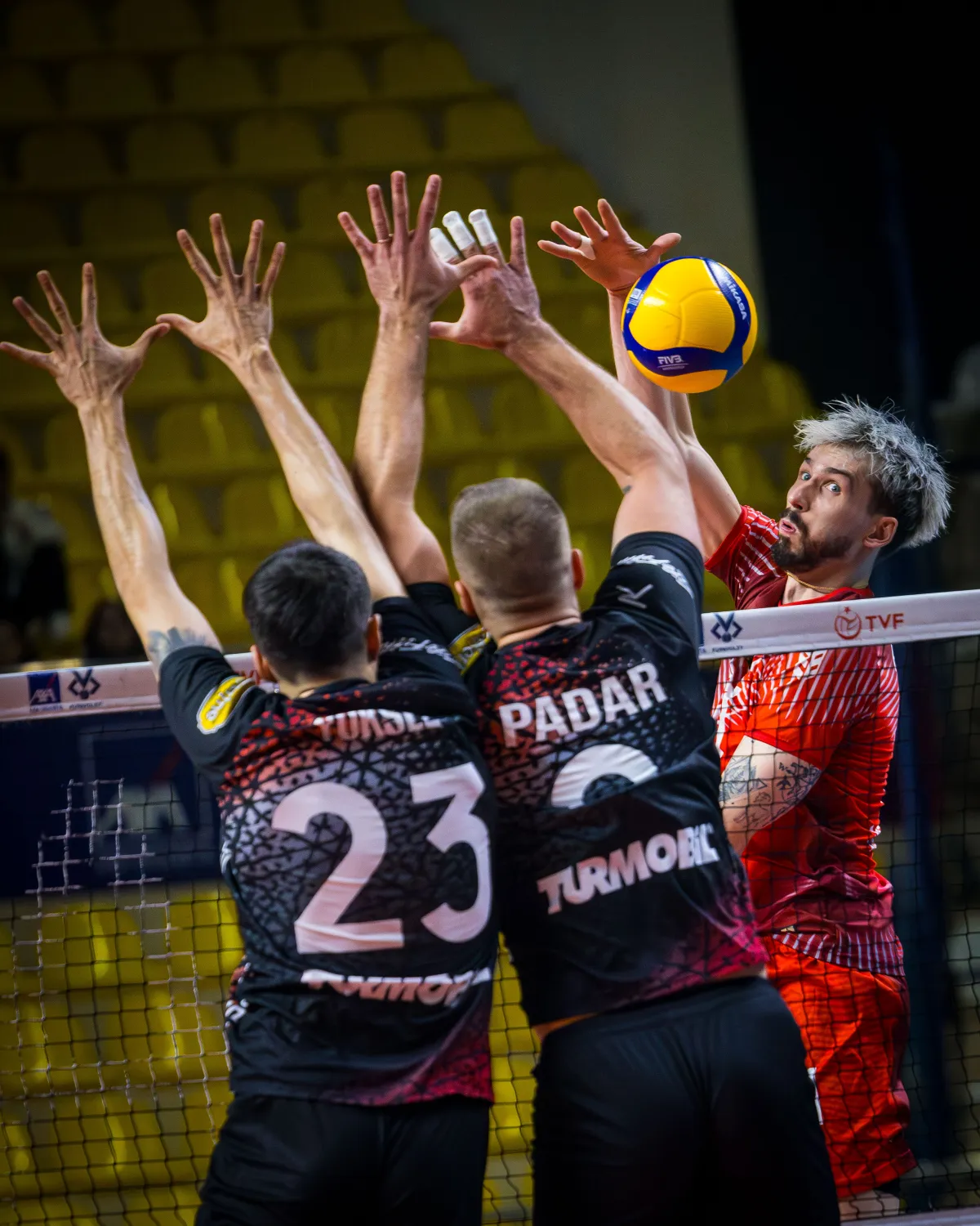 ZİRAAT BANKKART, KUPA VOLEY’DE FİNALE İLK YÜKSELEN TAKIM OLDU