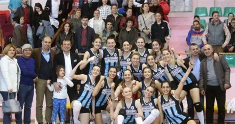 Beylikdüzü Voleybol İhtisas  A Grubunda Hem liderliği hem de Yarı Finalleri Garantiledi
