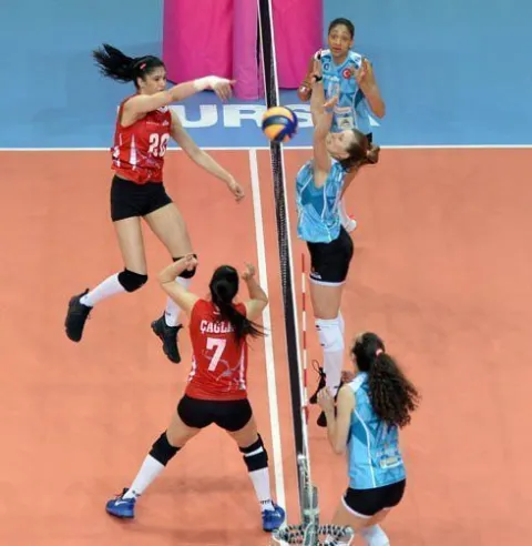 Bursa BBSK, Beşiktaş'ı 3-0 Yenerek 5/8'de Bir Adım Öne Geçti