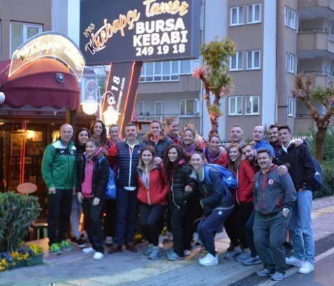 Avrupa Şampiyonlarına Bursa'da  Kebapçı Tamer’den Ziyafet