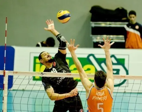 Halkbank İstanbul Deplasmanından Mutlu Dönüyor