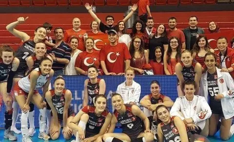 Gençleştirilmiş Sultanlar ABD'yi ABD'de 3-2 yenerek İkide İki Yaptılar