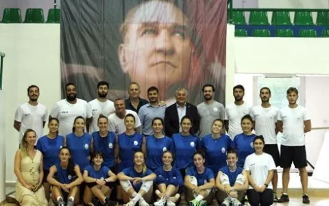 BAŞKAN ŞÜKRÜ GENÇ'TEN SARIYER'İN SULTANLARINA BAKLAVALI ZİYARET