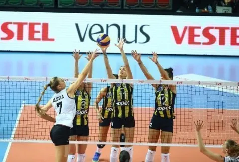 Fenerbahçe OPET Beşiktaş'a Puan VerdiMaçı Vermedi: 1-3
