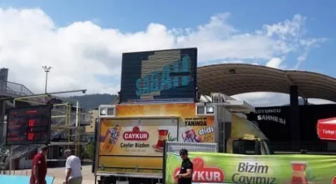 Çaykur da Hopa Plaj Voleybolu'na Destek İçin  "DİDİ" Dedi