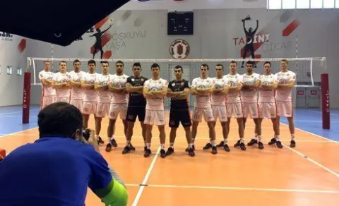 Ziraat Bankalı Sporcu Yönetici ve Teknik Kadro Aile Fotoğrafında Ter Döktüler