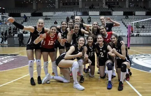 Beşiktaş Bayanları Önce Kabus Gördü Ardından Mutluluk 3-2