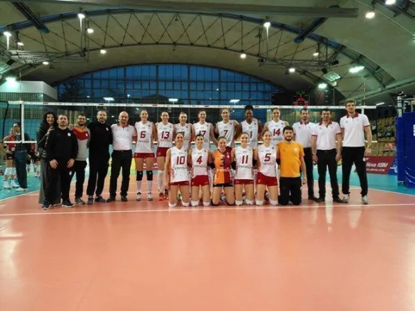 Galatasaraylı Dişi Aslanlar  Avrupa CEV Cup'ta Çeyrek Finalde