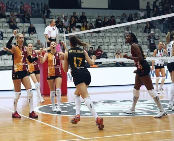 Galatasaray, Akatlar'da Beşiktaş'ı 3-2 Yendi