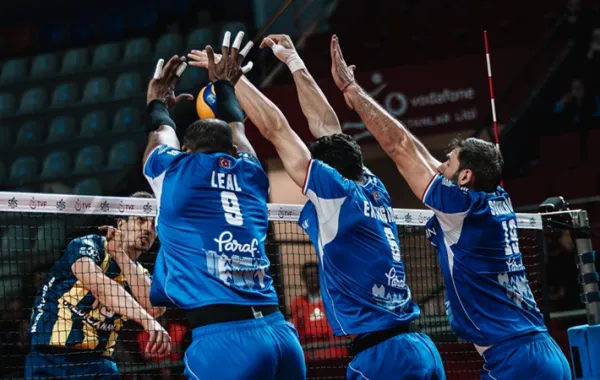 Halkbank, Fener’i İstanbul’da 3-0 yendi