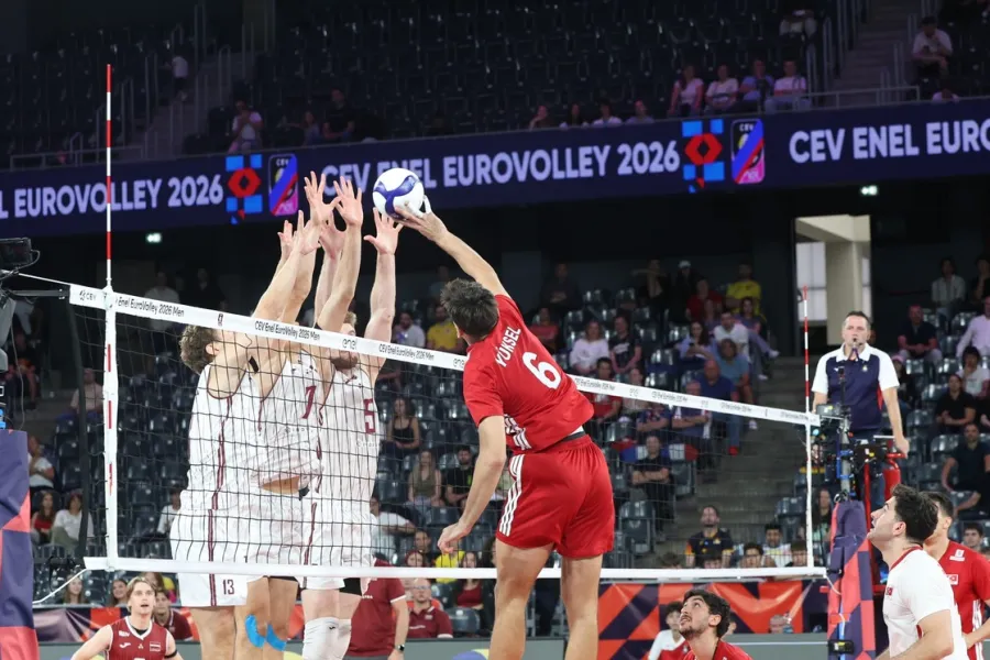 EFELER  Avrupa Voleybol Şampiyonası'na Veda Etti