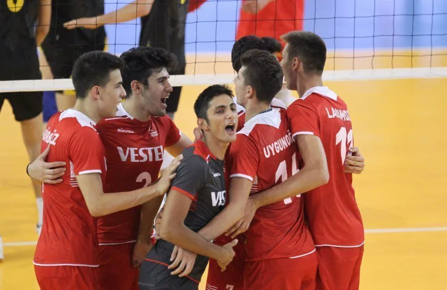 Moldova'yı 3-0 Yenen U18 Erkek Milliler Yarı Finalde