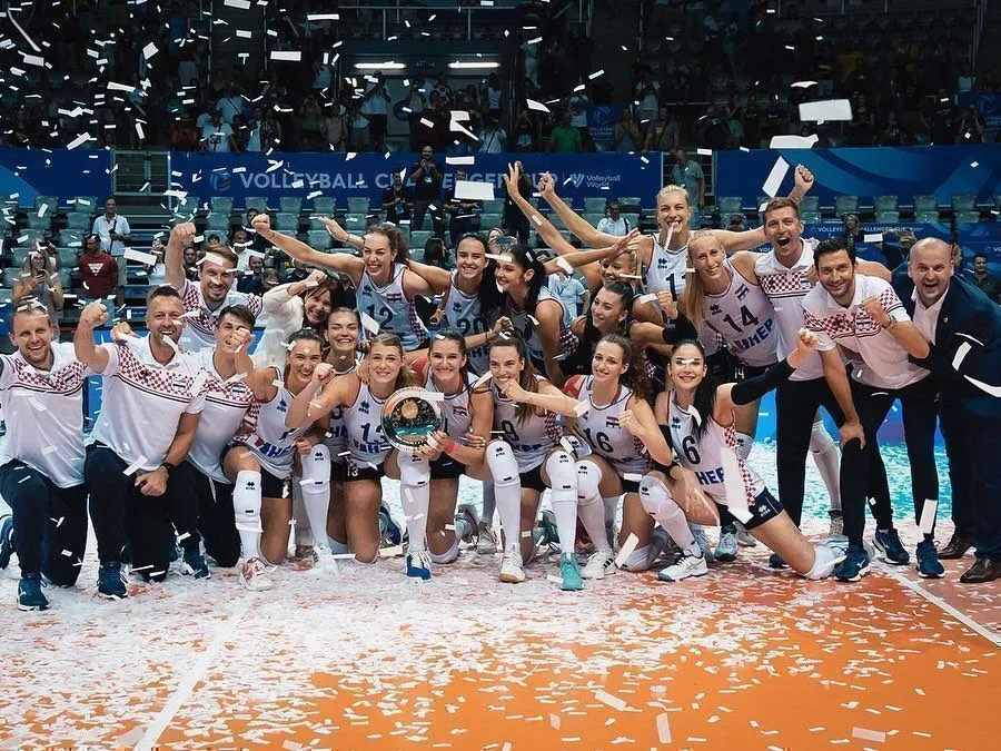Eczacıbaşı SK Antrenörü Ferhat Akbaş, Hırvatistan A Milli Kadın Voleybol Takımı’nı VNL'ye Çıkardı